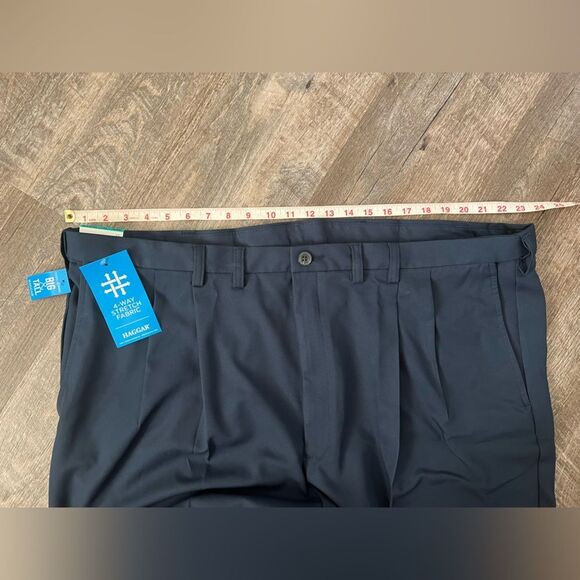 Haggar Cool 18 PRO Classic-Fit Pleated Shorts- Size 46W - Picture 6 of 7